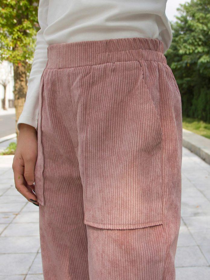 Những chiếc quần nhung tăm sắn từ mùa thu có thể tận dụng cho mùa giáng sinh này. Nguồn: internet