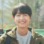 Bộ lọc quá đà khiến gương mặt Song Joong Ki rất giả. (Ảnh: Internet)