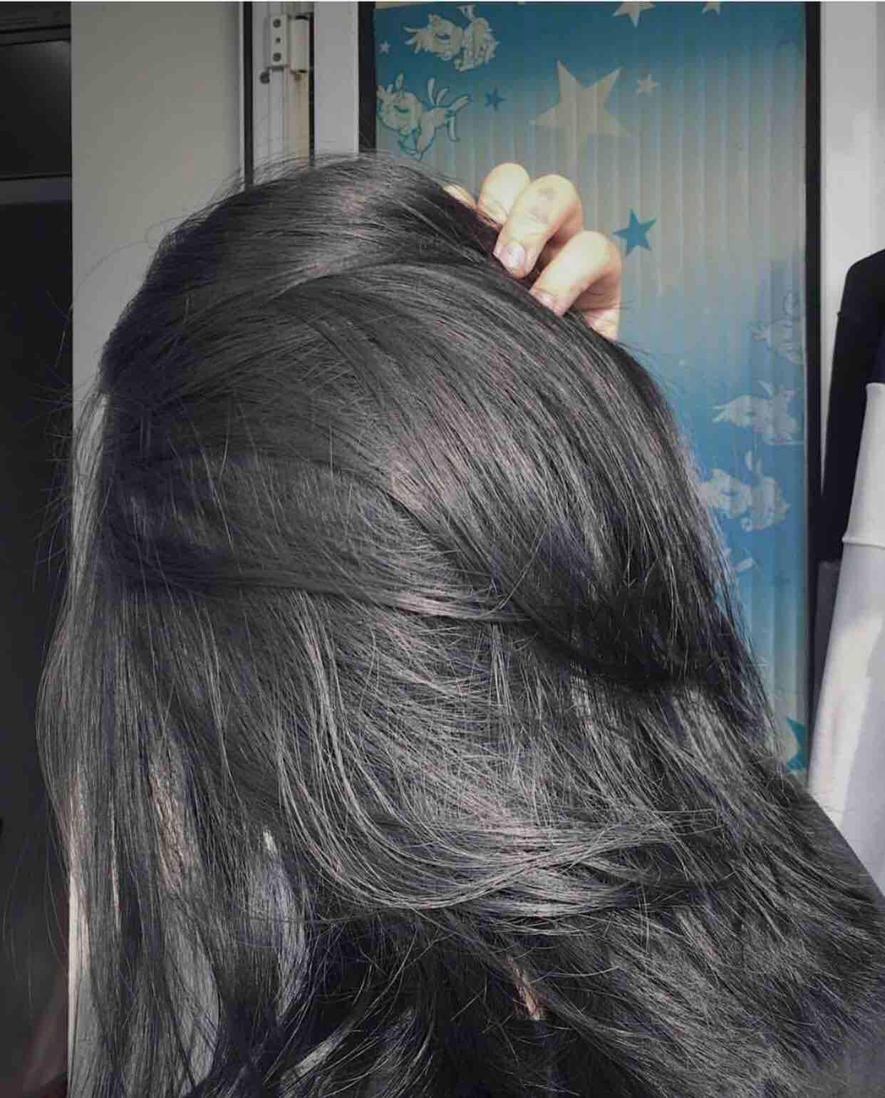 Thuốc nhuộm tóc đen: Làm mới vẻ ngoài của bạn với thuốc nhuộm tóc đen chất lượng cao, tăng cường bóng đen cho mái tóc mượt mà và đầy sức sống. Hãy thử ngay để tận hưởng cảm giác tự tin và quyến rũ với mái tóc đen sâu bất cứ lúc nào.