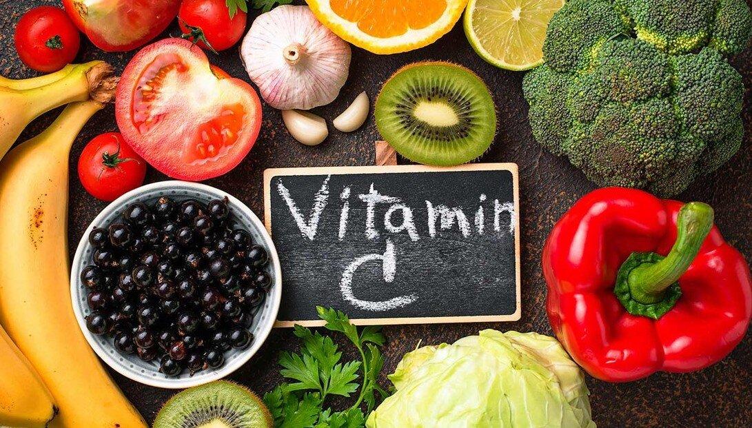 Vitamin C là một chất chống oxy hóa mạnh mẽ giúp chống lại các gốc tự do có thể làm hỏng các tế bào não, vì vậy bạn cần bổ sung trong chế độ dinh dưỡng hằng ngày (Ảnh: Internet)