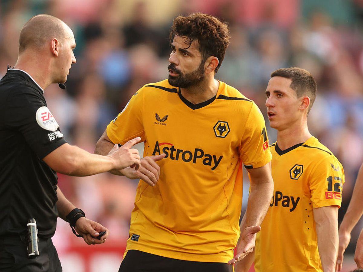 Costa tiếp tục làm cho cuộc khủng hoảng hàng công của Wolves thêm trầm trọng khi nhận thẻ đỏ ở vòng 14 Premier League (Ảnh: Internet)
