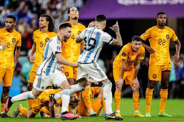 Argentina vượt qua Hà Lan trên chấm phạt đền nghẹt thở ở tứ kết World Cup 2022 (Ảnh: Internet)
