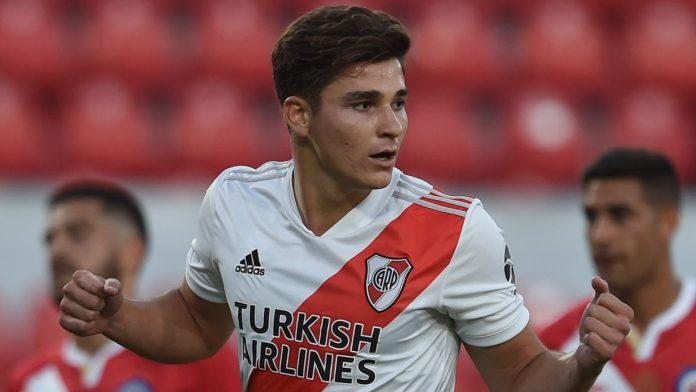 Alvarez trong màu áo River Plate (Ảnh: Internet)