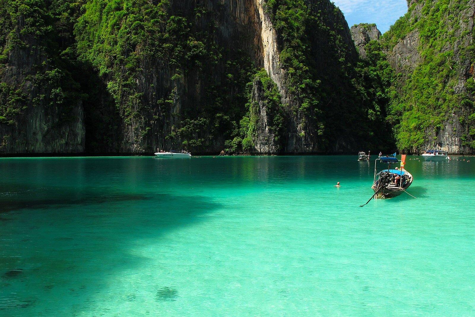 Koh Phi Phi - Hòn đảo ngọc thiên đường du lịch của Thái Lan - Nguồn: Internet