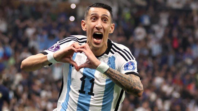 Di Maria nhấn chìm người Pháp trong hiệp 1 với một bàn thắng tuyệt vời (Ảnh: Internet)