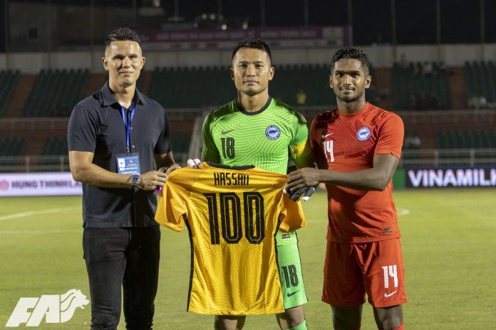 Thủ thành Hassan Sunny là một trong những cầu thủ lớn tuổi nhất của Singapore tại AFF Cup 2022 (Ảnh: Internet)