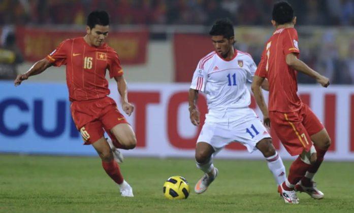 Huỳnh Quang Thanh cũng từng là mẫu hậu vệ tương tự Đoàn Văn Hậu thi đấu rất thành công tại AFF Cup 2008 (Ảnh: Internet)