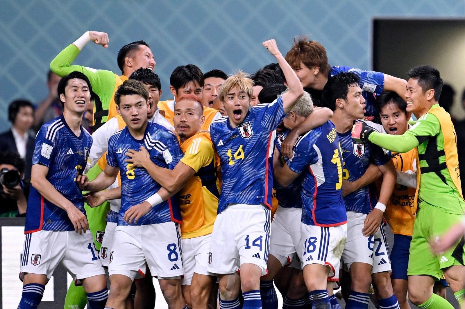 Niêm hạnh phúc của Nhật Bản khi giành chiến thắng lịch sử tại bảng đấu "tử thần" (Ảnh: Internet)