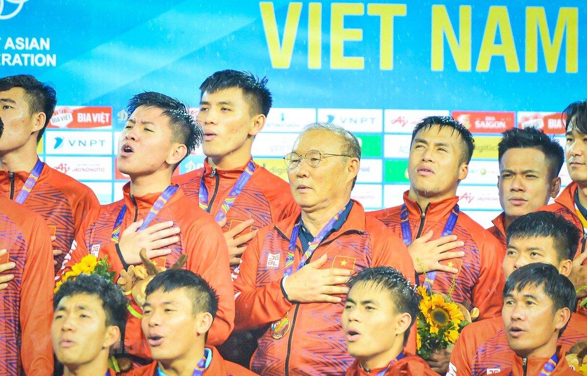 Một chức vô địch AFF Cup và 2 tấm HCV SEA Games bóng đá nam đã quá đủ đưa HLV Park Hang Seo vào ngôi đền các huyền thoại bóng đá Việt Nam (Ảnh: Internet)