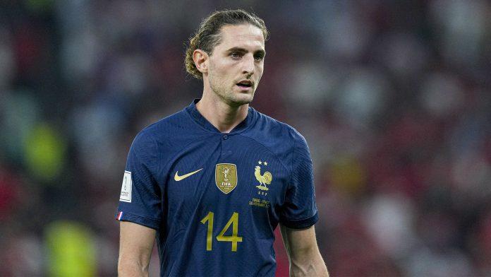 Rabiot đã chơi rất tốt trước khi gặp những vấn đề về sức khỏe ở những trận đấu cuối của tuyển Pháp ở Wold Cup 2022 (Ảnh: Internet)