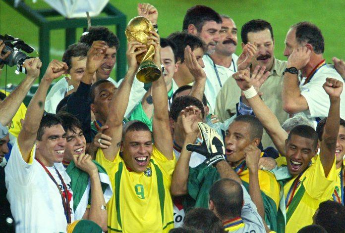 Ronaldo De Lima góp công lớn vào chiến tích vô địch World Cup 2002 của Brazil khi anh trở thành vua phá lưới với 8 bàn thắng (Ảnh: Internet)
