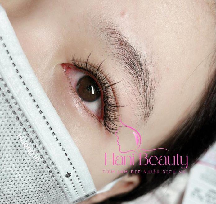 Khách nối mi tại Hani Lash & Brow