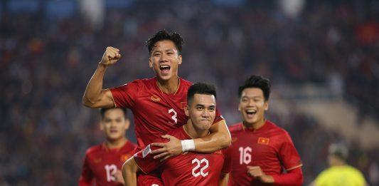 Việt Nam – Malaysia AFF Cup 2022: Long tranh hổ đấu Tiến Linh thể hiện cái duyên ghi bàn giúp Việt Nam khai thông thế bế tắc trước Malaysia (Ảnh: Internet)