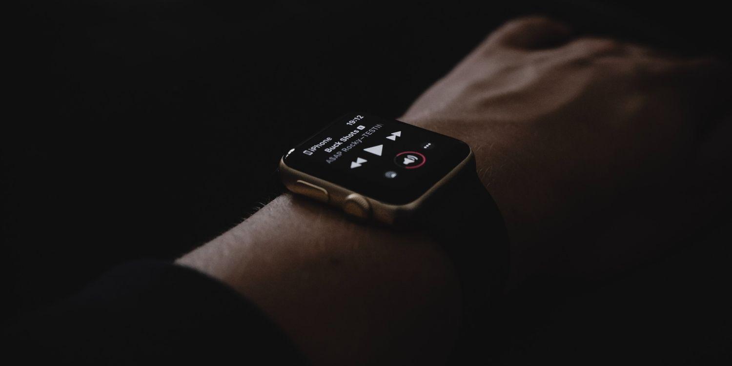 Apple Watch giúp bạn nghe nhạc tiện lợi (Ảnh: Internet)
