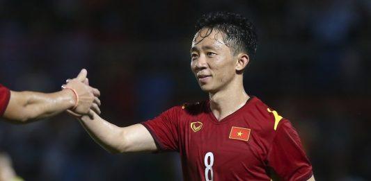 Châu Ngọc Quang có bàn thắng đầu tiên tại kỳ AFF Cup đầu tiên trong sự nghiệp Ngọc Quang có bàn thắng đầu tiên trong kỳ AFF Cup đầu tiên của sự nghiêp.