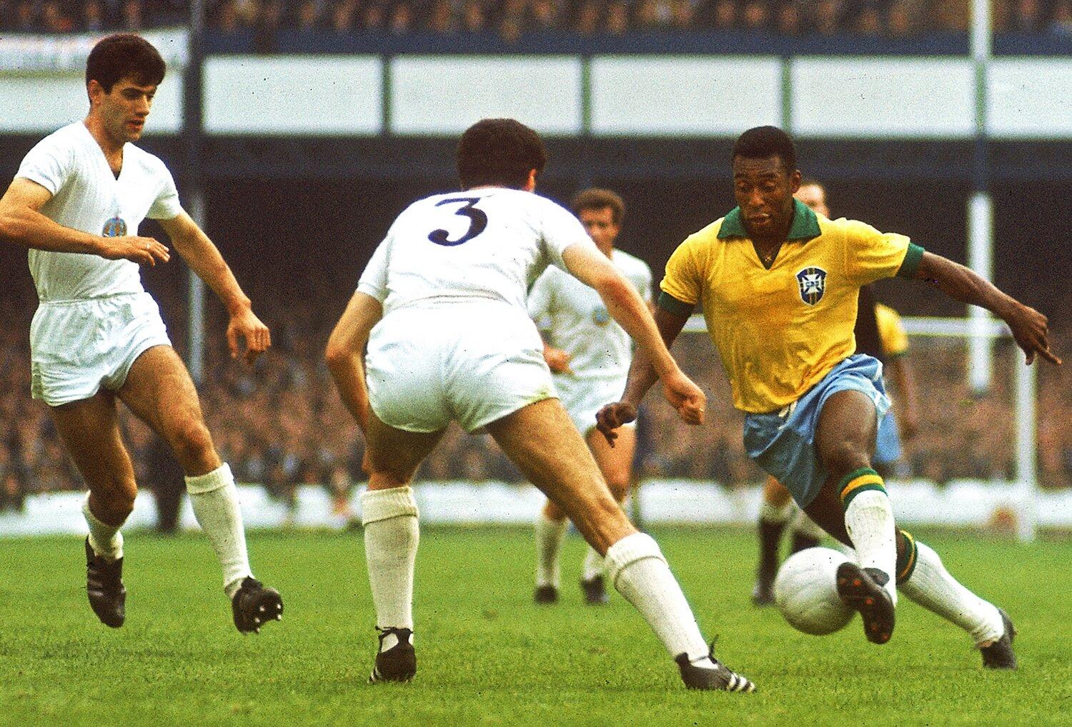 Pele đến với World Cup 1966 với vị thế là cầu thủ xuất sắc nhất thế giới thời điểm đó (Ảnh: Internet)