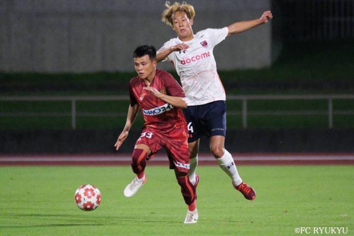 Phạm Văn Luân cùng người đồng đội Vũ Hồng Quân đã được đội Sài Gòn đưa sang FC Ryukyu ở J-League 2 thi đấu vào đầu năm 2022 (Ảnh: Internet)