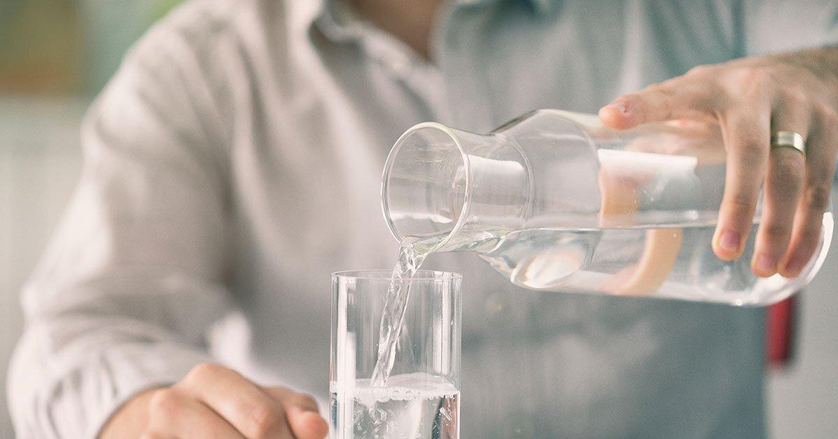 Nước lọc giúp giảm đáng kể tình trạng say rượu (Nguồn: Internet)
