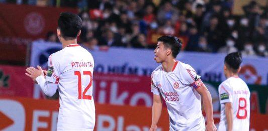 Bùi Tiến Dũng phản lưới nhà trong trận gặp Công An Hà Nội