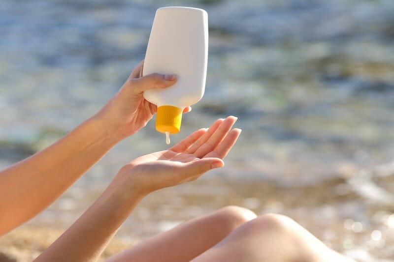 Một san rphaamr kem chống nắng body tốt là sản phẩm có khả năng chống nước tốt (Ảnh: interet)