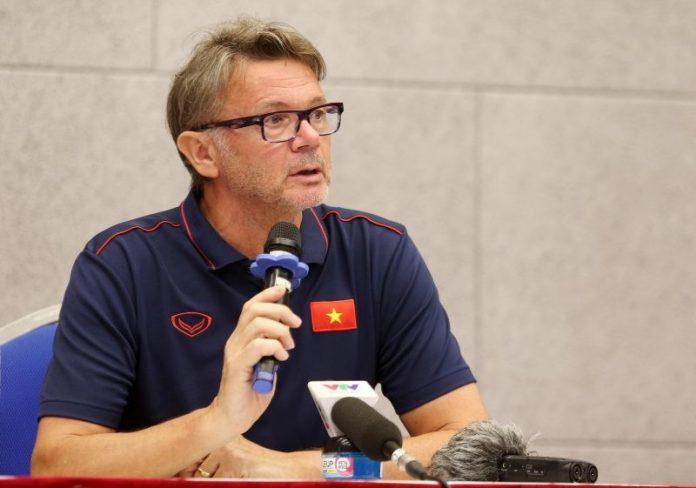 Nhiệm vụ của ông Philippe Troussier là dẫn dắt U19 Việt Nam vượt qua vòng loại được tổ chức trên sân Thống Nhất, qua đó góp mặt ở vòng chung kết U19 châu Á 2020. (Ảnh: Internet)