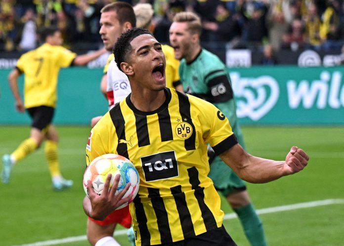 Dortmund đang sống nhờ các ngôi sao trẻ của họ với hi vọng trụ vững trong top đầu cho một suất dự Champions League mùa giải năm sau (Ảnh: Internet)