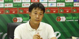 HLV Hồng Lĩnh Hà Tĩnh không hài lòng khi V.League tạm nghỉ (Ảnh: Internet)