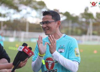 HLV Kiatisak đặt mục tiêu vào Top 5 V.League 2023