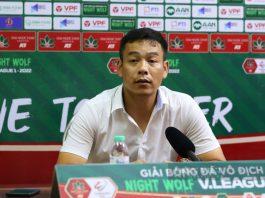 HLV Nguyễn Huy Hoàng tỏ ra tiếc nuối khi SLNA không thể giành trọn 3 điểm tại phố Biển