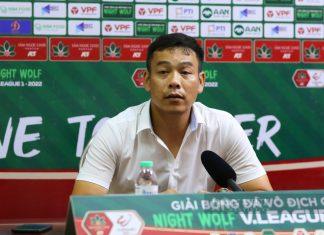 HLV Nguyễn Huy Hoàng tỏ ra tiếc nuối khi SLNA không thể giành trọn 3 điểm tại phố Biển