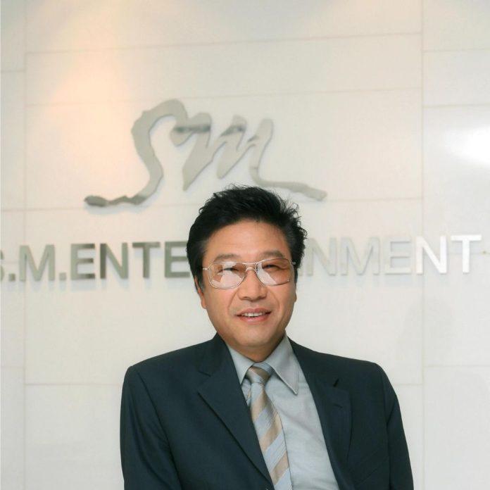 Lee Soo Man thành lập SM Ent năm 1989