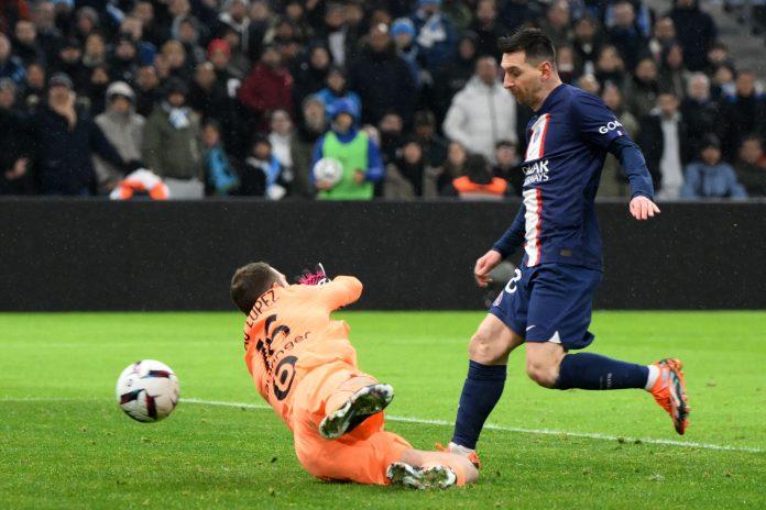 Mbappe đáp lễ bằng kiến tạo cho Messi dễ dàng ghi bàn nhân đôi tỉ số cho PSG (Ảnh: Internet)