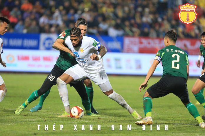 Kết thúc hiệp 1: CLB Nam Định 0-0 CLB TPHCM (Ảnh: Internet)