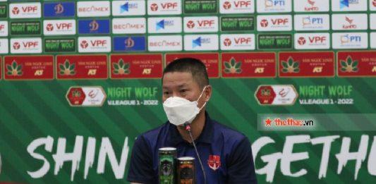 “Dưới góc nhìn của tôi, mùa giải năm nay rất khốc liệt vì tách tốp từ giữa đoạn 2