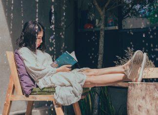 Gía trị mà sách mang lại cho chúng ta là vô cùng to lớn. Nguồn: Internet,