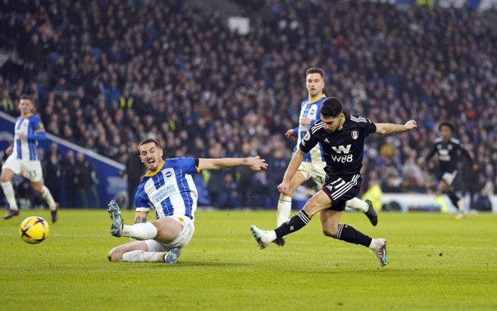 Manor Solomon ghi bàn ấn định chiến thắng 1-0 cho Fulham trước Brighton (Ảnh: Internet)