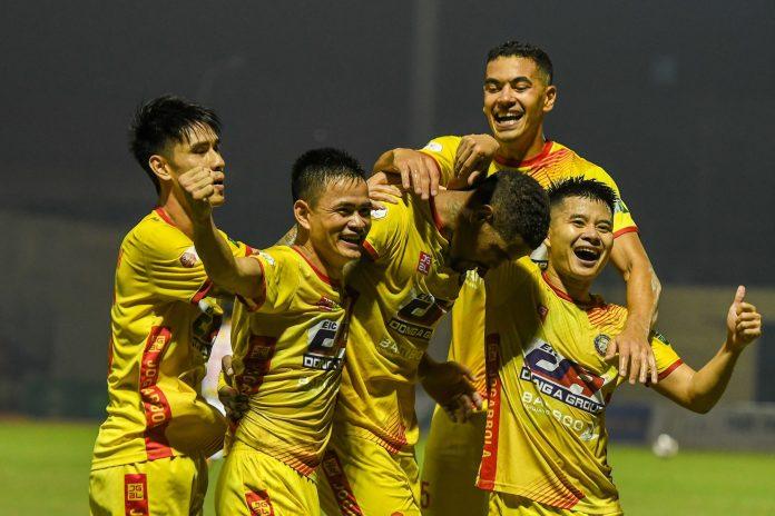 Hòa 0-0, Thanh Hóa tạm vươn lên nhì bảng với cùng 8 điểm như Hà Nội nhưng kém hơn về chỉ số phụ (Ảnh: Internet)