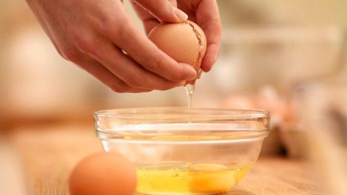 Lòng trắng trứng gà mang lại nguồn peptide dồi dào (Ảnh: Internet)