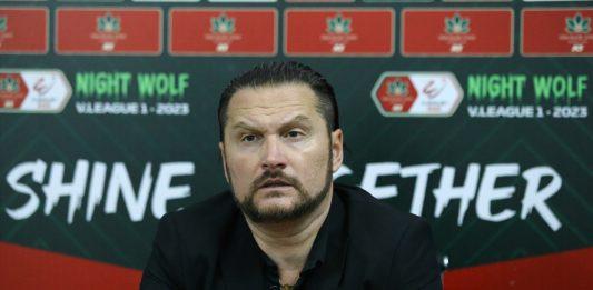 HLV Velizar Popov: V.League là giải đấu khắc nghiệt nhất Đông Nam Á.
