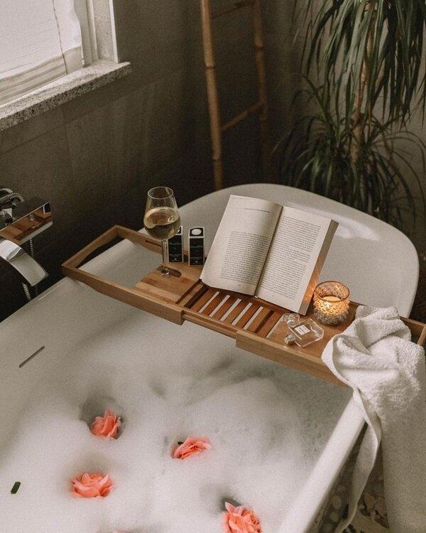 Thư giãn trong bồn tắm tại nhà (Nguồn: Internet)
