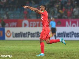 Tiền đạo Juvhel Tsoumou Fred