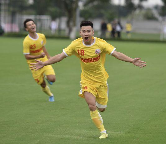 Nguyễn Anh Tú sinh năm 2003 hiện tại anh đang thuộc biên chế đội trẻ Hà Nội FC