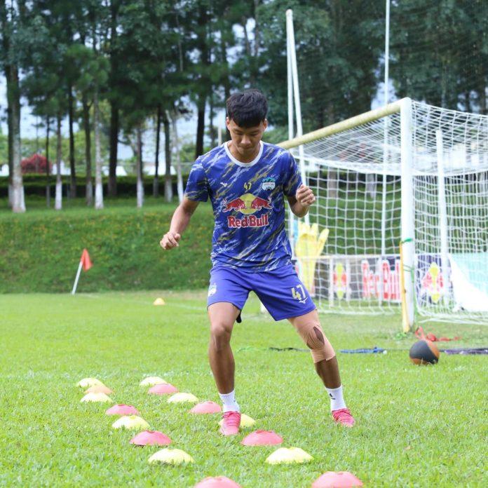 Cao Hoàng Tú gia nhập Đồng Nai FC (Ảnh: Internet)