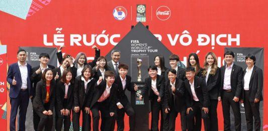 Đội tuyển nữ Việt Nam đón cúp vàng World Cup 2023