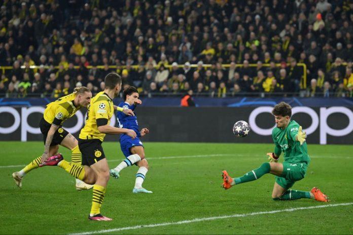 Felix là cầu thủ nguy hiểm nhất của Chelsea trong những phút đầu tiên với Dortmund trên sân nhà (Ảnh: Internet)