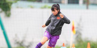 Phạm Hoàng Quỳnh sinh năm 1992. Hiện tại cô đang là cầu thủ của đội tuyển bóng đá nữ Việt Nam giữ vị trí tiền vệ