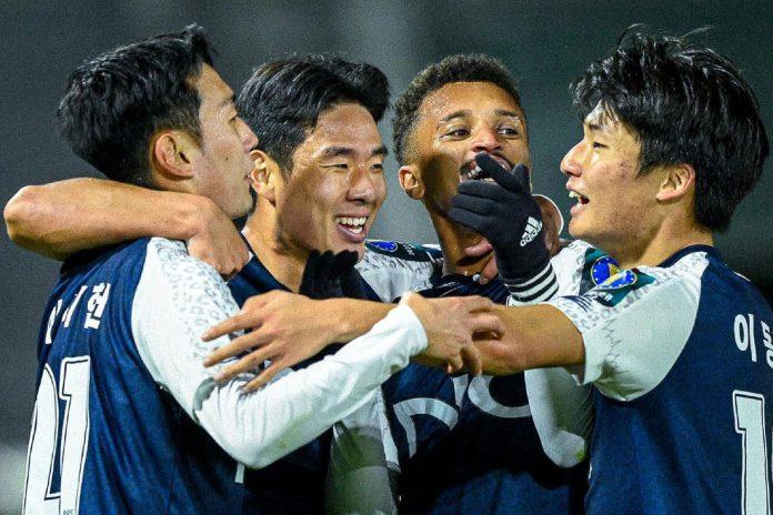 Đội bóng của Văn Toàn giành chiến thắng tưng bừng 6-0 (Nguồn: internet)