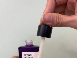 Đầu pump dễ dàng lấy sản phẩm và chất serum mỏng nhẹ, thấm nhanh.