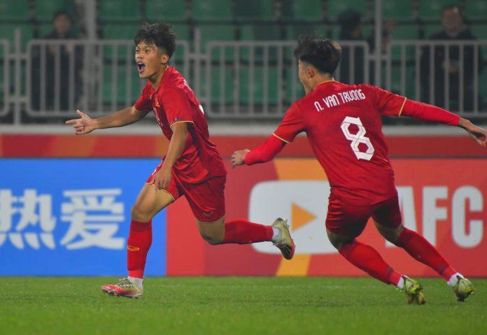 Nguyễn Quốc Việt có bàn thắng thứ 2 tại giải đấu cho U20 Việt Nam (Ảnh: Internet)