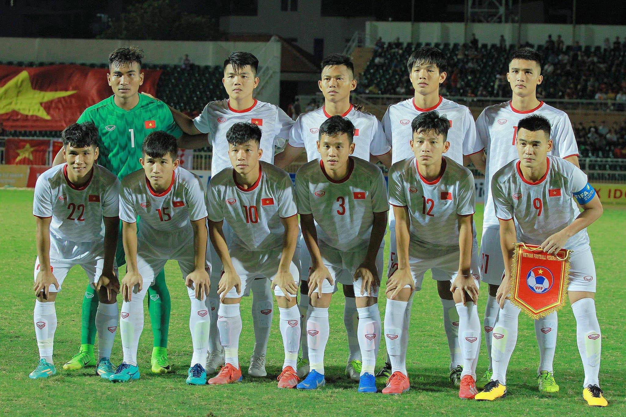 41 cầu thủ (chưa kể những nhân tố có thể được gọi lên từ U20 Việt Nam) sẽ cạnh tranh cho 22 suất dự SEA Games 32. (Ảnh: Internet)